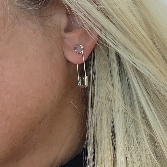 OVERSIZED SAFETY PIN EARRINGS, Unisex - Picture 1 of 6